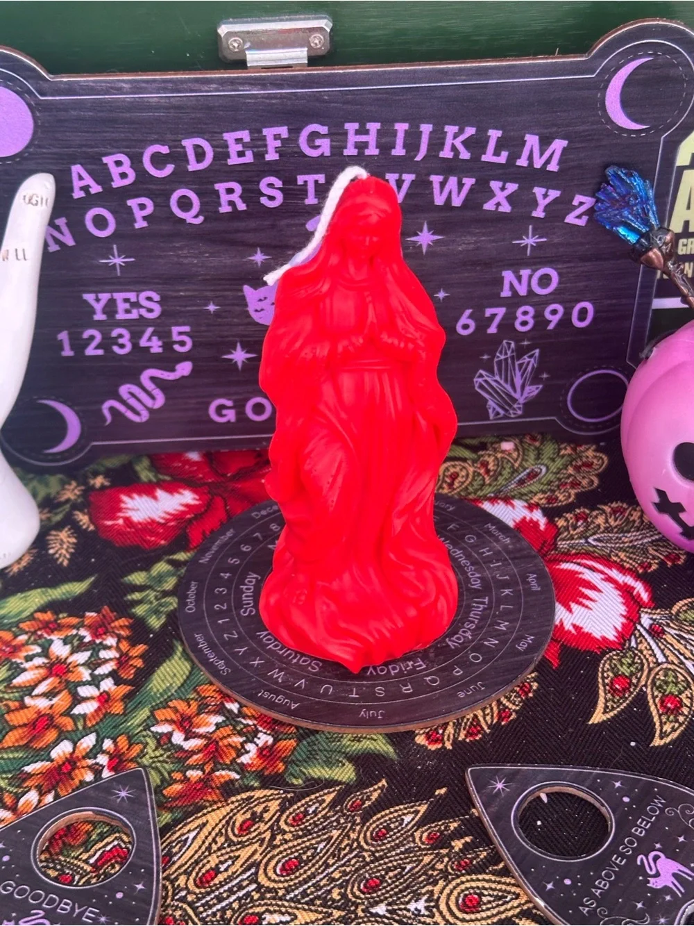 Red Virgen María Candle | Praying Virgin Mary Candle